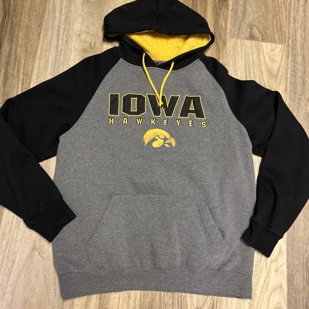 Iowa Hawkeyes  Colosseum Grey/black Med‎ Pullover Kangaroo Pocket Hoodie - NCAA